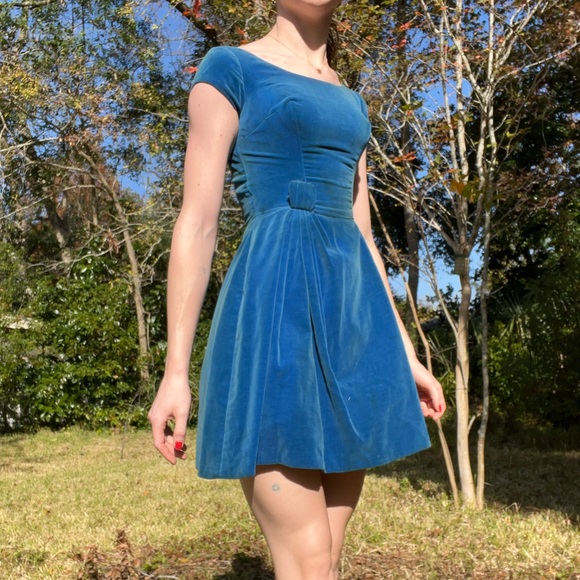 Vintage 1950’s Velvet Dress - Picture 2 of 8
